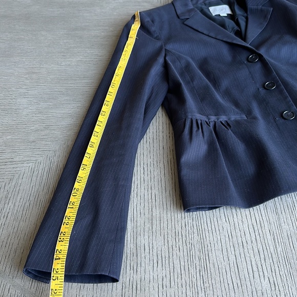 Ann Taylor LOFT - Blue Pinstriped Jacket - SZ 8 - Picture 7 of 11
